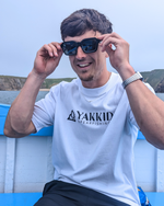 Load image into Gallery viewer, SKOKHOLM TEE /  Slate &amp; White
